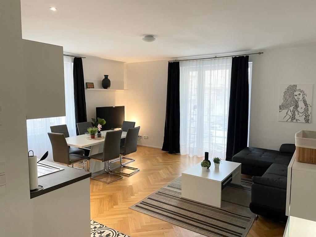 1St City La Opera Suites Βιέννη Εξωτερικό φωτογραφία