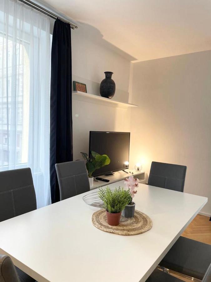 1St City La Opera Suites Βιέννη Εξωτερικό φωτογραφία