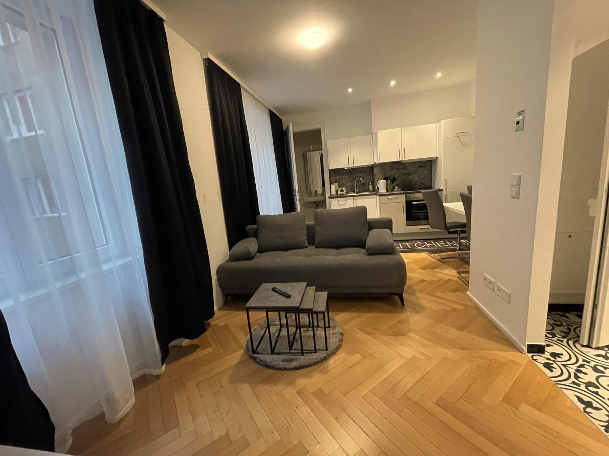 1St City La Opera Suites Βιέννη Εξωτερικό φωτογραφία